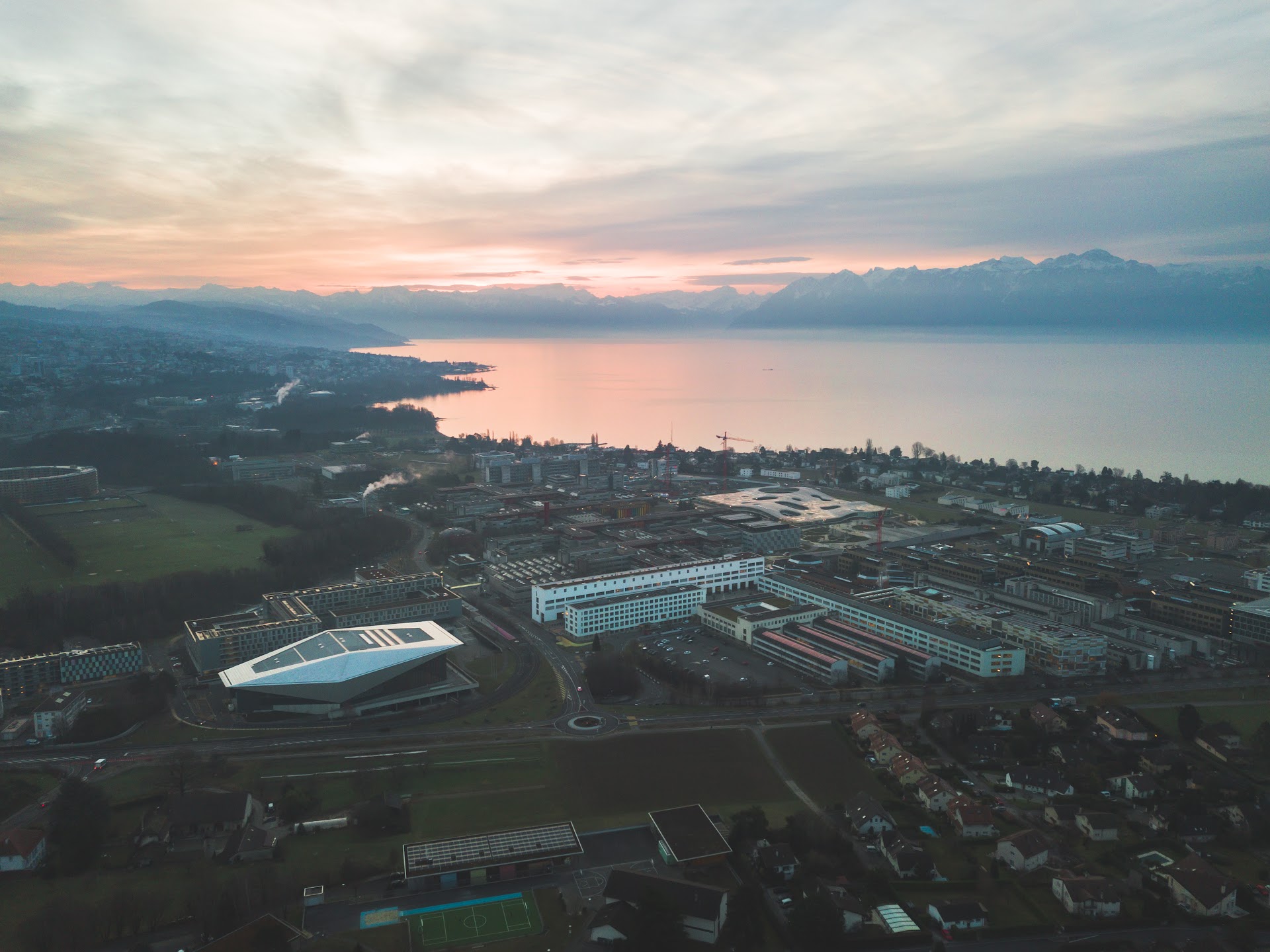 École Polytechnique Fédérale de Lausanne (EPFL)