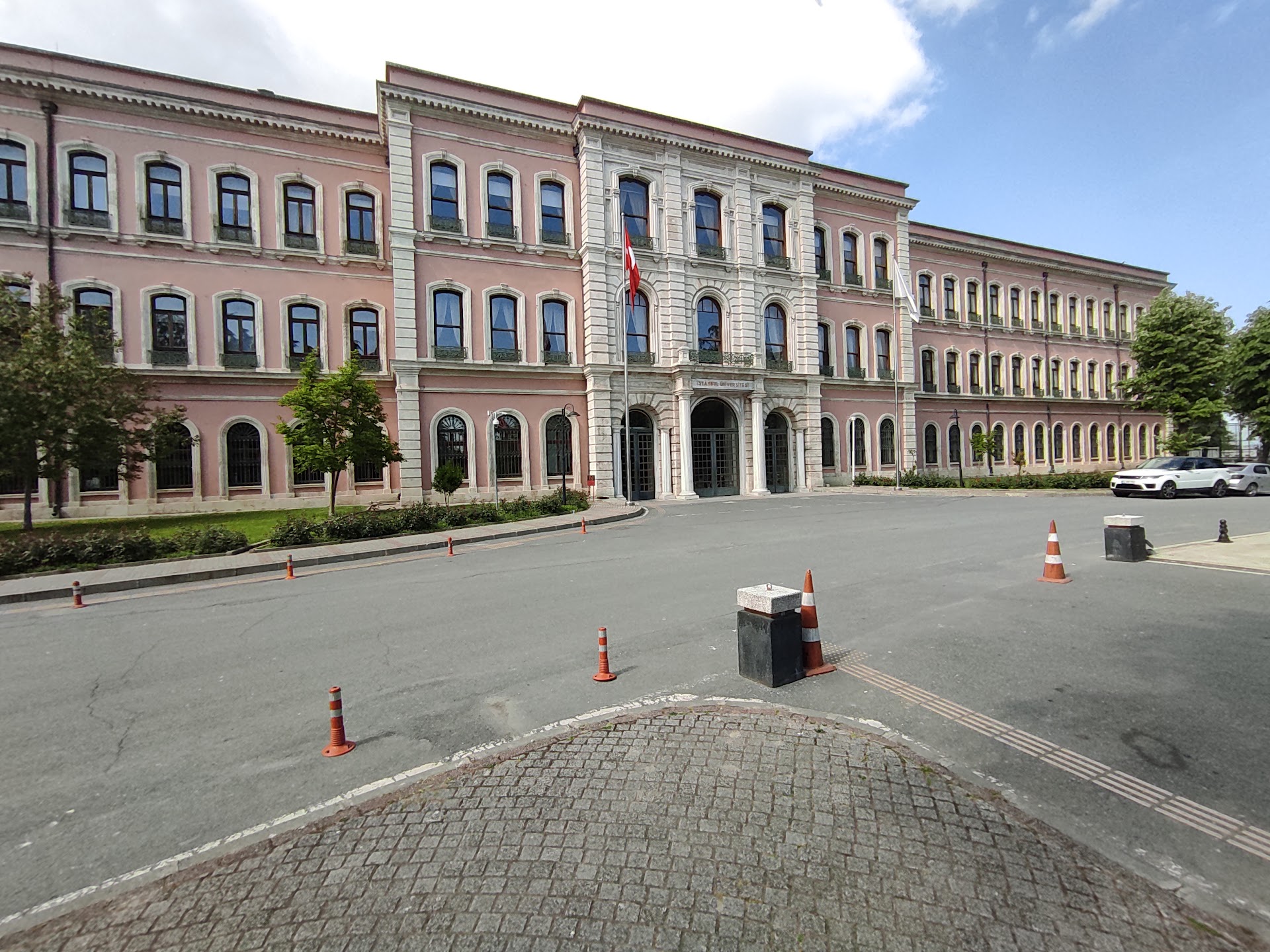 Istanbul University