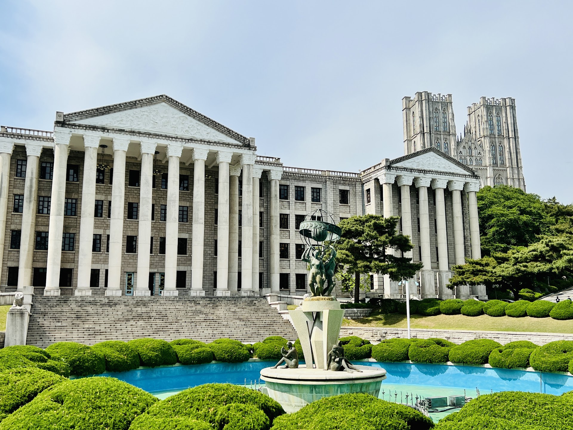 Kyung Hee University