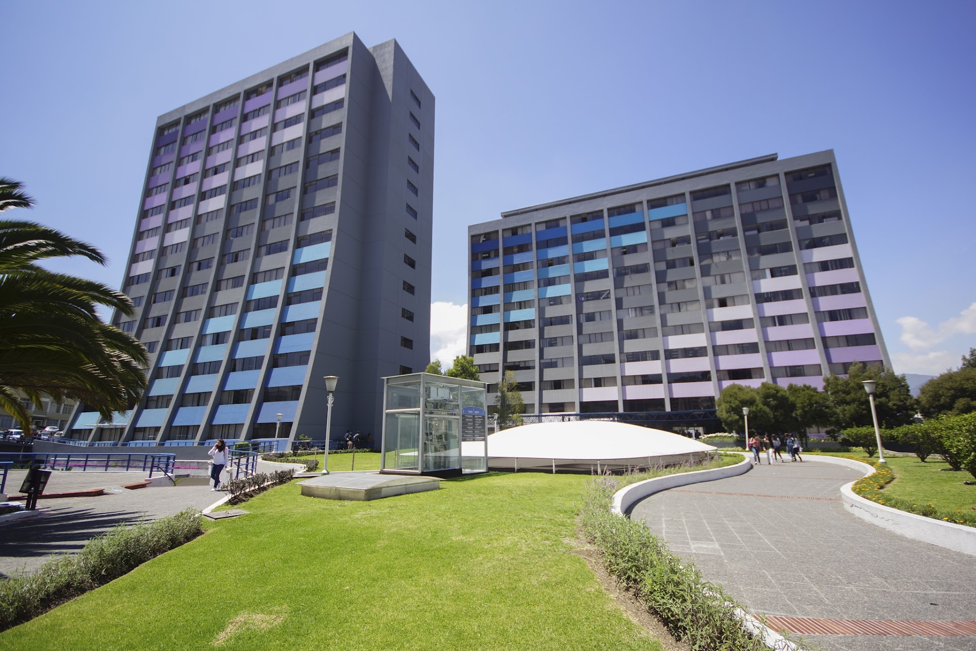 Pontificia Universidad Católica del Ecuador (PUCE)